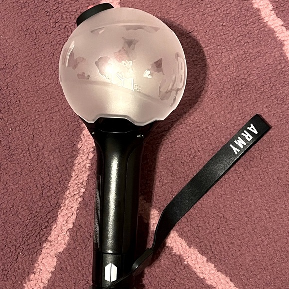 BTS Version 3 Army Bomb Fan Light Stick - Picture 2 of 10
